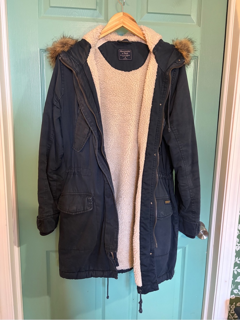 Abercrombie & Fitch Navy Utility Parka with Cream Sherpa Lining sz M